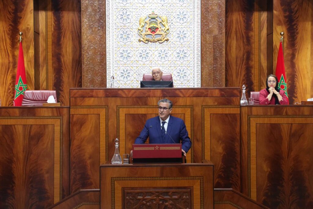 عزيز أخنوش في تعقيبه على مداخلات فرق الأغلبية والمعارضة، خلال جلسة عامة لمناقشة حصيلة عمل الحكومة