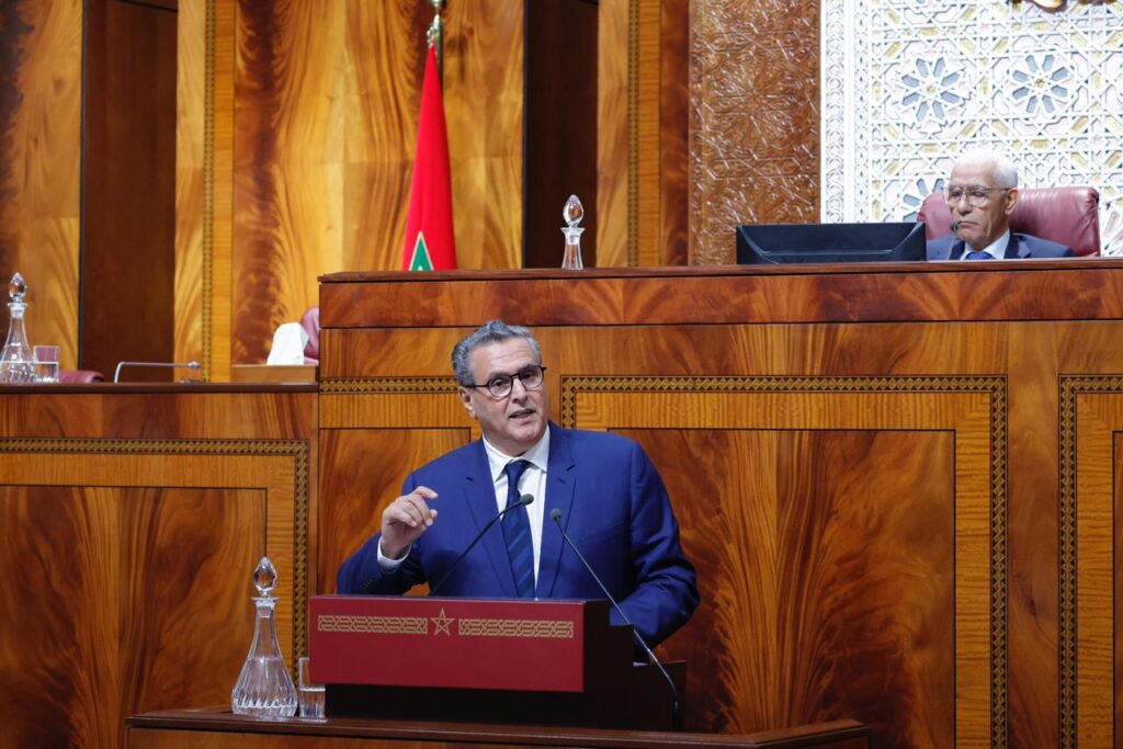 عزيز أخنوش في تعقيبه على مداخلات فرق الأغلبية والمعارضة، خلال جلسة عامة لمناقشة حصيلة عمل الحكومة