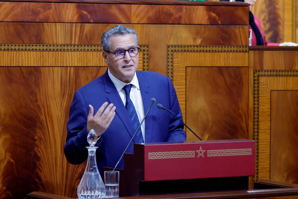 عزيز أخنوش في تعقيبه على مداخلات فرق الأغلبية والمعارضة، خلال جلسة عامة لمناقشة حصيلة عمل الحكومة