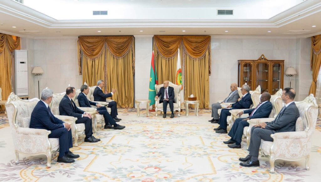 كريم زيدان يقود مباحثات اقتصادية مغربية موريتانية بنواكشوط
