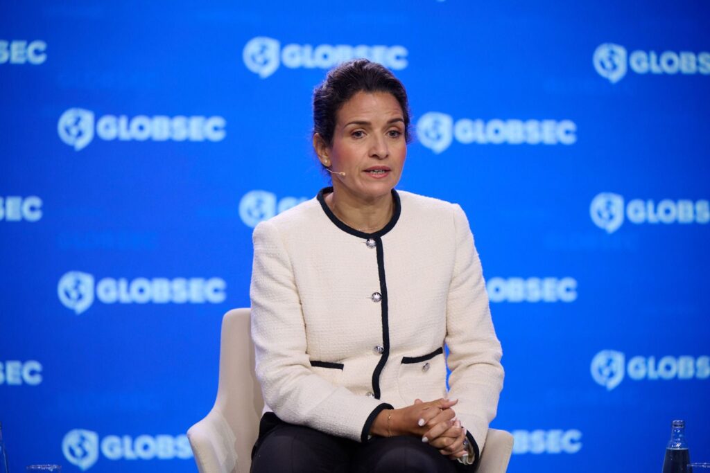 ليلى بنعلي، وزيرة الانتقال الطاقي والتنمية المستدامة، في أشغال منتدى “غلوبسيك 2026”، المنعقد بالعاصمة التشيكية براغ خلال الفترة الممتدة من 21 إلى 23 ماي