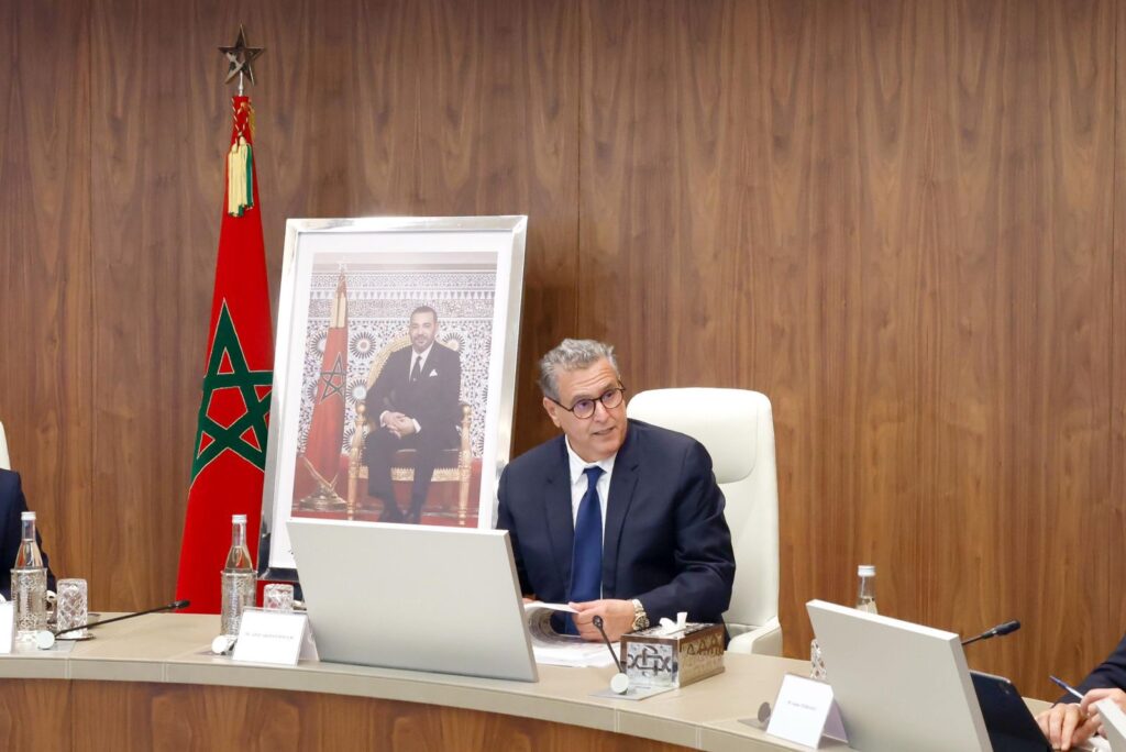 عزيز أخنوش رئيس الحكومة خلال أشغال أول مجلس إدارة للمجموعة الصحية الترابية بجهة الرباط-سلا-القنيطرة.