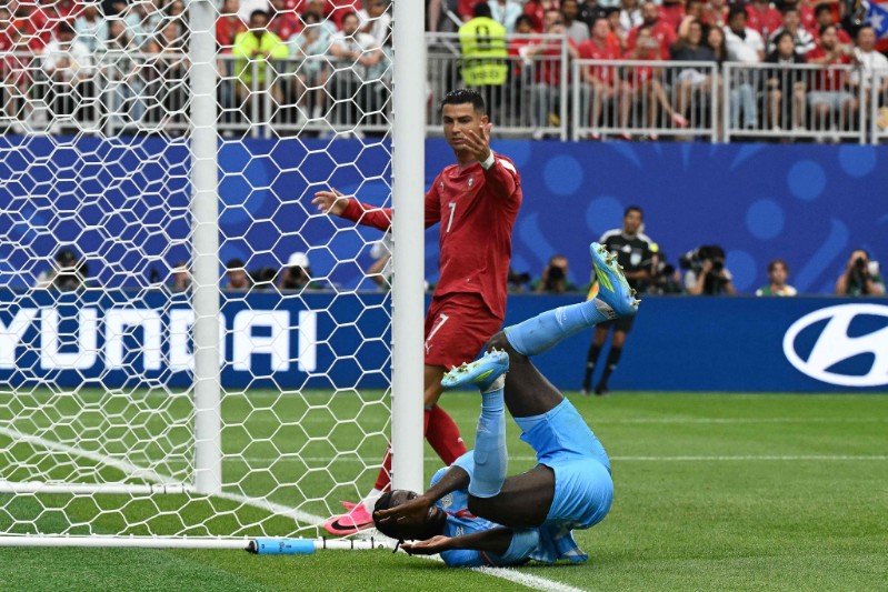 الكونغو الديمقراطية تفرض التعادل على البرتغال في المونديال رونالدو