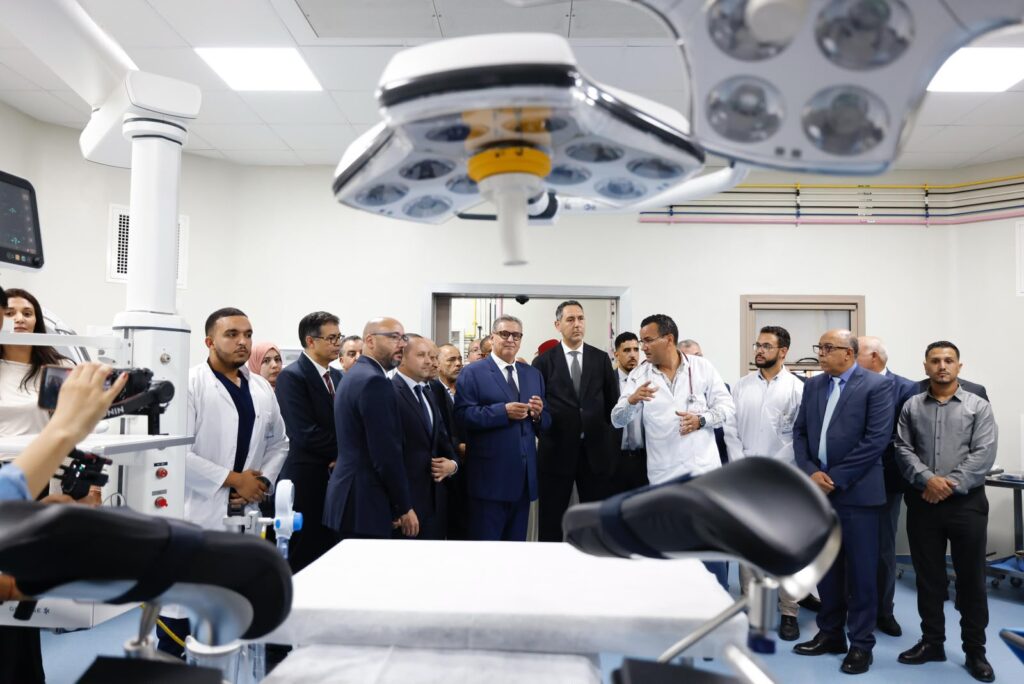 رئيس الحكومة يشرف على إعطاء انطلاقة خدمات مستشفى القرب بتمنار، ويقف على تقديم مشروعين استشفائيين لتعزيز العرض الصحي بإقليم الصويرة