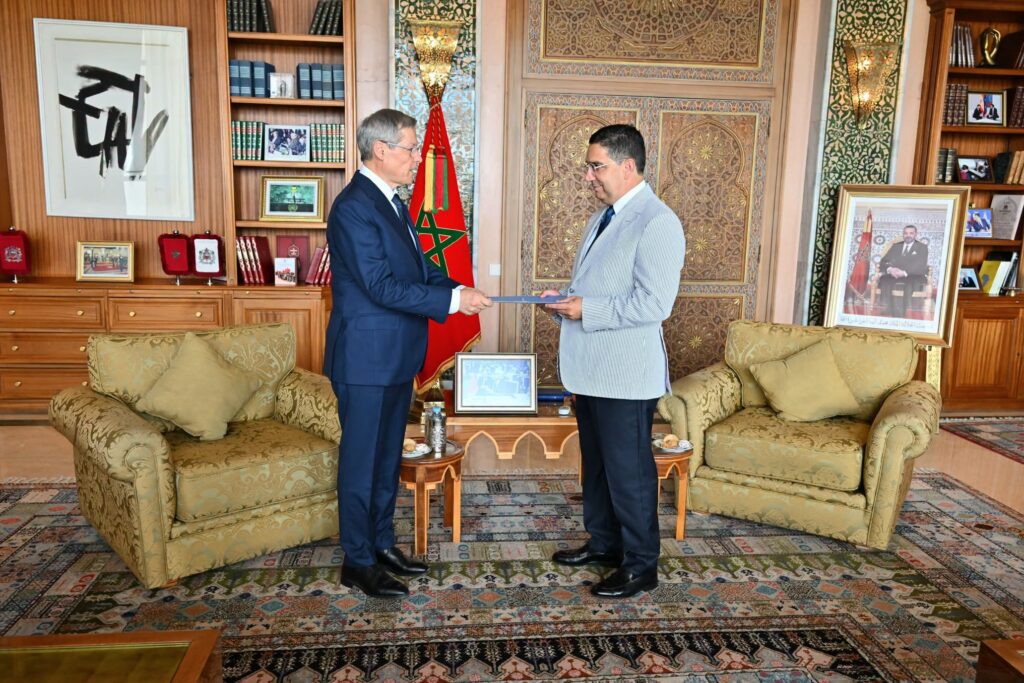 رومانيا تدعم مبادرة الحكم الذاتي المغربية وتصفها بالحل الأكثر واقعية بوريطة يستقبل مستشار رئيس جمهورية رومانيا حاملا رسالة إلى جلالة الملك