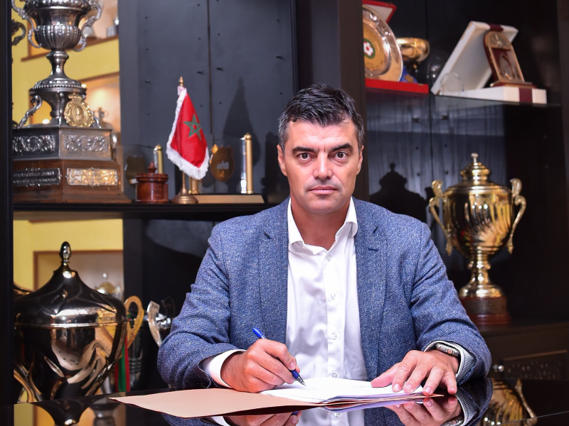 الجيش الملكي يعلن خليفة ألكسندر سانتوس المدرب البرتغالي سواريس كونسالفيس بيدرو فالديمار