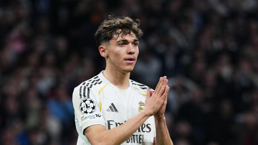 تياغو بيتارش يترقب موقف مورينيو قبل تحديد خطوته المقبلة لاعب الوسط الإسباني من أصول مغربية، تياغو بيتارش