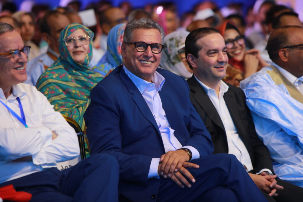 الأمني: أخنوش قاد إصلاح التجمع الوطني للأحرار قبل خمس سنوات من انتخابات 2021 عزيز أخنوش رئيس الحكومة وعضو المكتب السياسي لحزب التجمع الوطني للأحرار خلال لقاء حزبي تواصلي بالداخلة