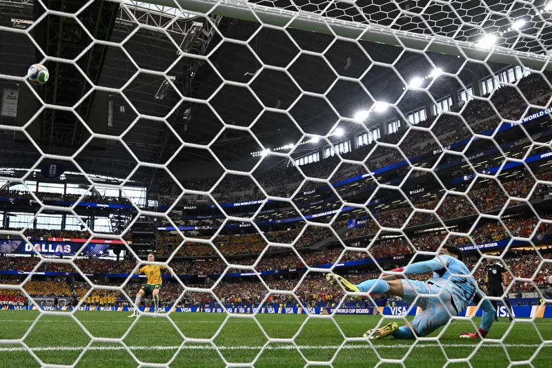 إنجاز غير مسبوق.. مصر تطيح بأستراليا وتبلغ ثمن نهائي كأس العالم لأول مرة المنتخب المصري