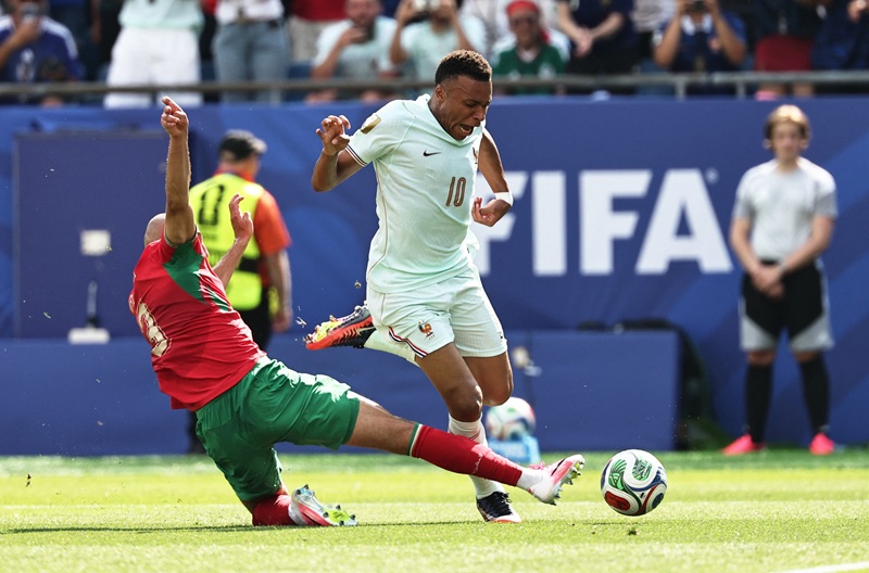 المنتخب المغربي يودع كأس العالم من ربع النهائي بعد خسارته أمام فرنسا بثنائية نظيفة