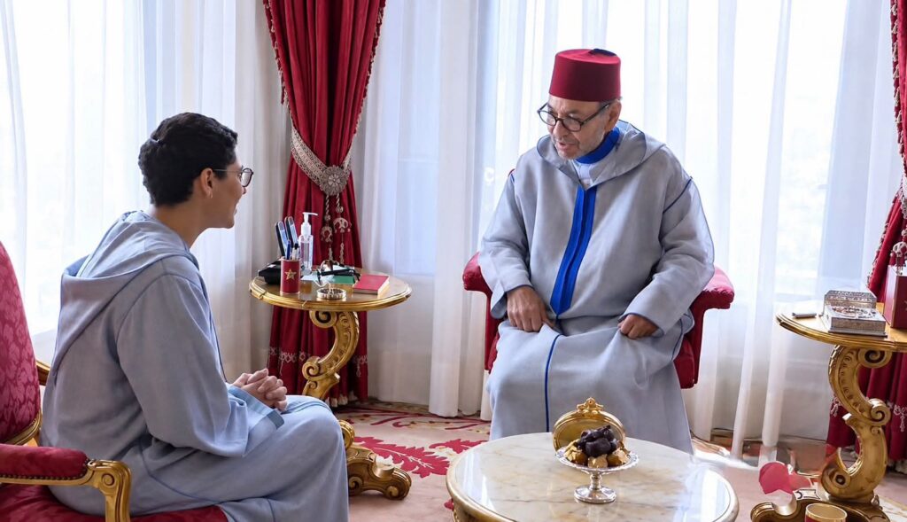 الملك يعين المنصوري رئيسة للحكومة ويكلفها بتشكيل الحكومة الجديدة الملك يعين المنصوري رئيسة للحكومة ويكلفها بتشكيل الحكومة الجديدة