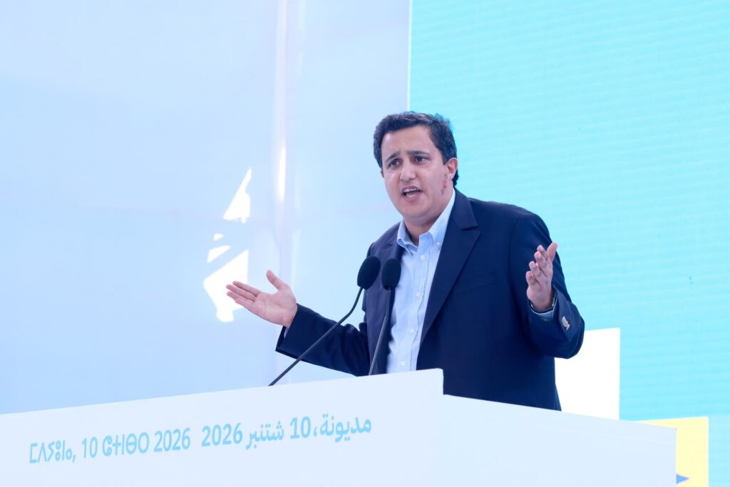 عوكاشا للقجع: إقليم بنسليمان فخور بأكبر ملعب لكنه يحتاج برامج التنمية والتعليم والصحة ياسين عوكاشا، عضو المكتب السياسي لحزب التجمع الوطني للأحرار