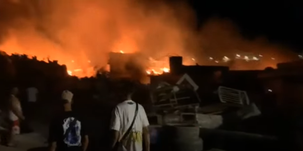 حريق مهول يلتهم محلات بـ”جوطية” حافة مولاي إدريس بفاس حريق
