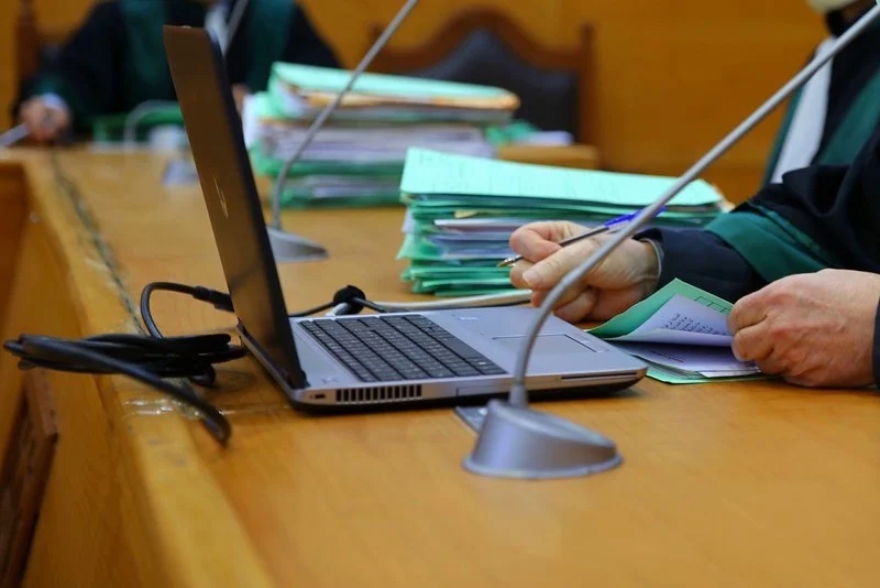 الوكيل العام بسطات يفتح بحثا بشأن شريط صوتي يمس نزاهة العملية الانتخابية فتح الوكيل العام للملك لدى محكمة الاستئناف بسطات بحثا قضائيا بشأن شريط صوتي جرى تداوله على منصات التواصل الاجتماعي، ويتضمن مضامين م