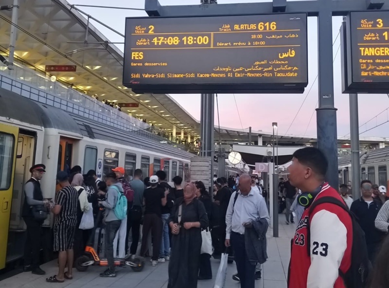 تأخر القطارات يتجدد.. ساعة من الانتظار تعيد معاناة المسافرين إلى الواجهة محطة القطار القنيطرة