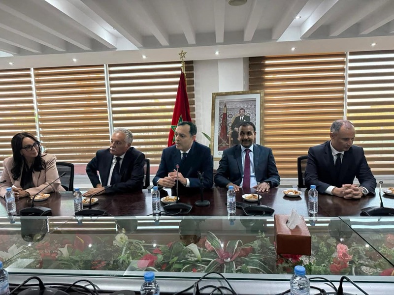 السكوري يسلم مهامه للوزراء الجدد ويؤكد أن المرحلة المقبلة تحمل تحديات أكبر